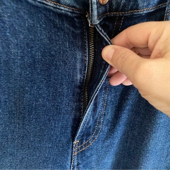 GAP 2024 High Rise Stride Wide-Leg Jeans Woman 31/12 Dark Wash Cropped RAW HEM - Picture 5 of 16